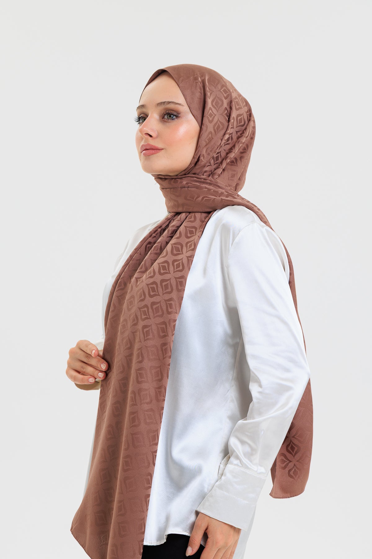 DELMAR Lior Koyu Kahve Lale Desenli Pamuklu Jakarlı Şal