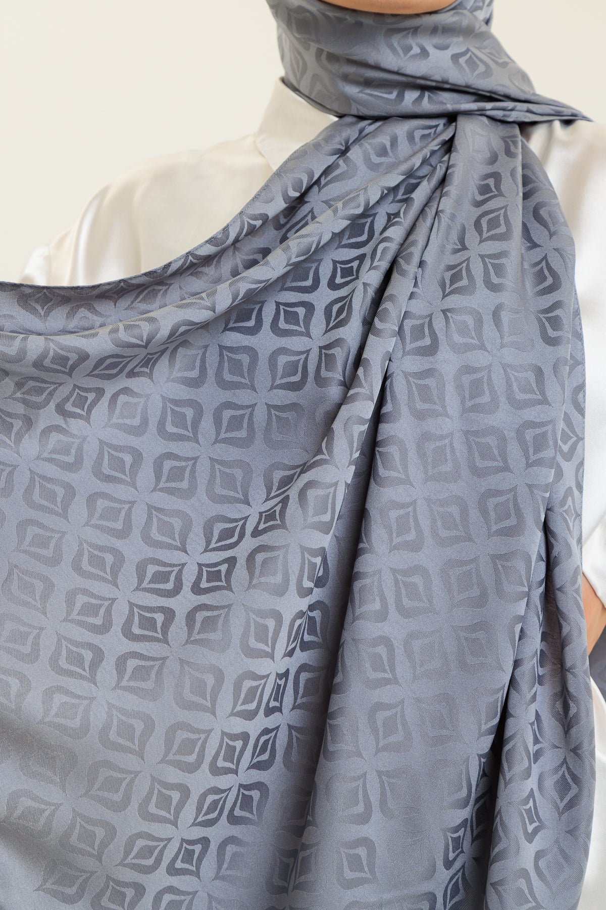 DELMAR Lior Koyu Gri Lale Desenli Pamuklu Jakarlı Şal