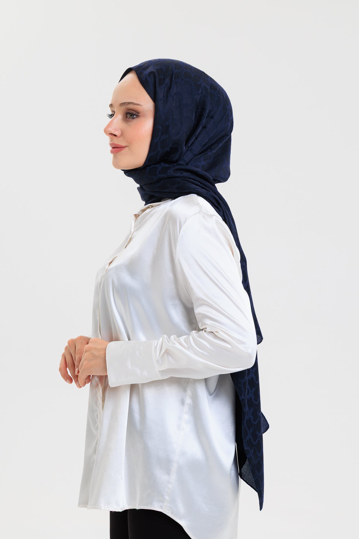 DELMAR Lior Lacivert Halka Desenli Jakarlı Şal