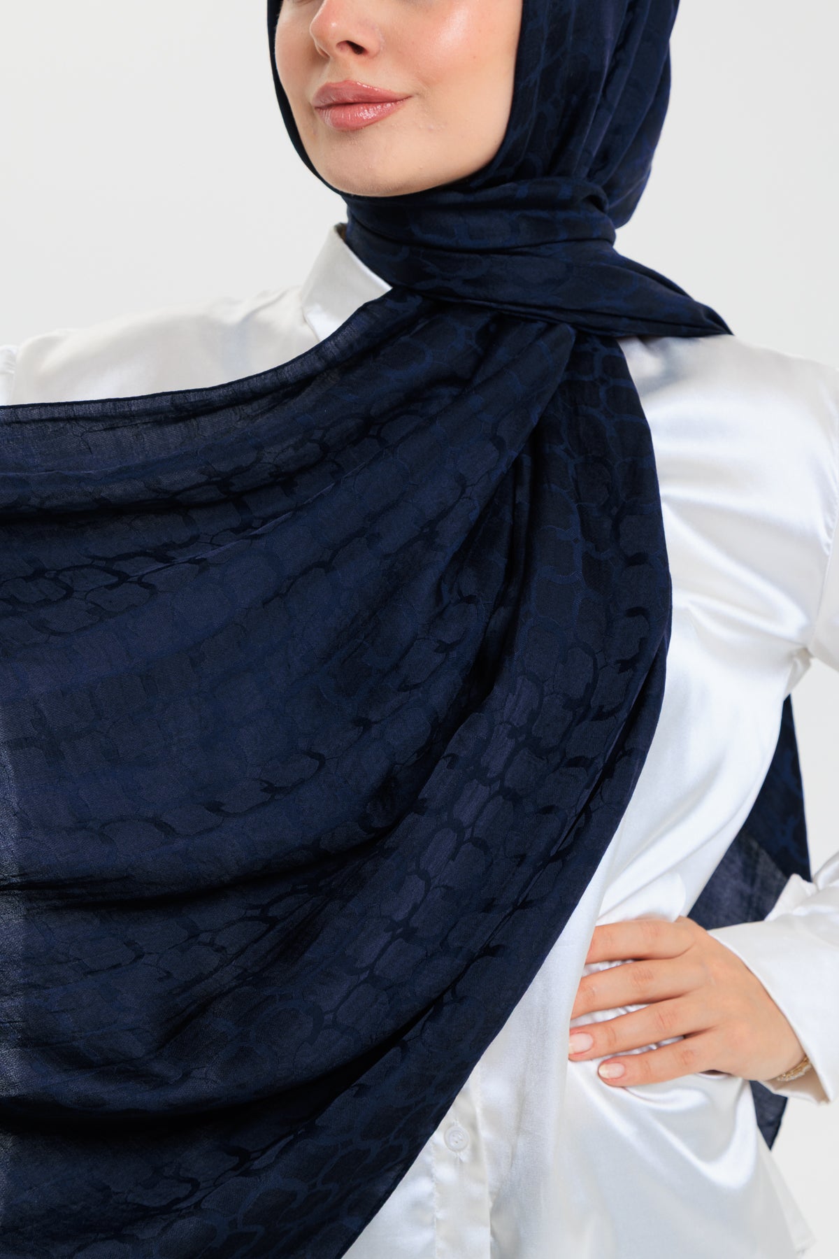 DELMAR Lior Lacivert Halka Desenli Jakarlı Şal