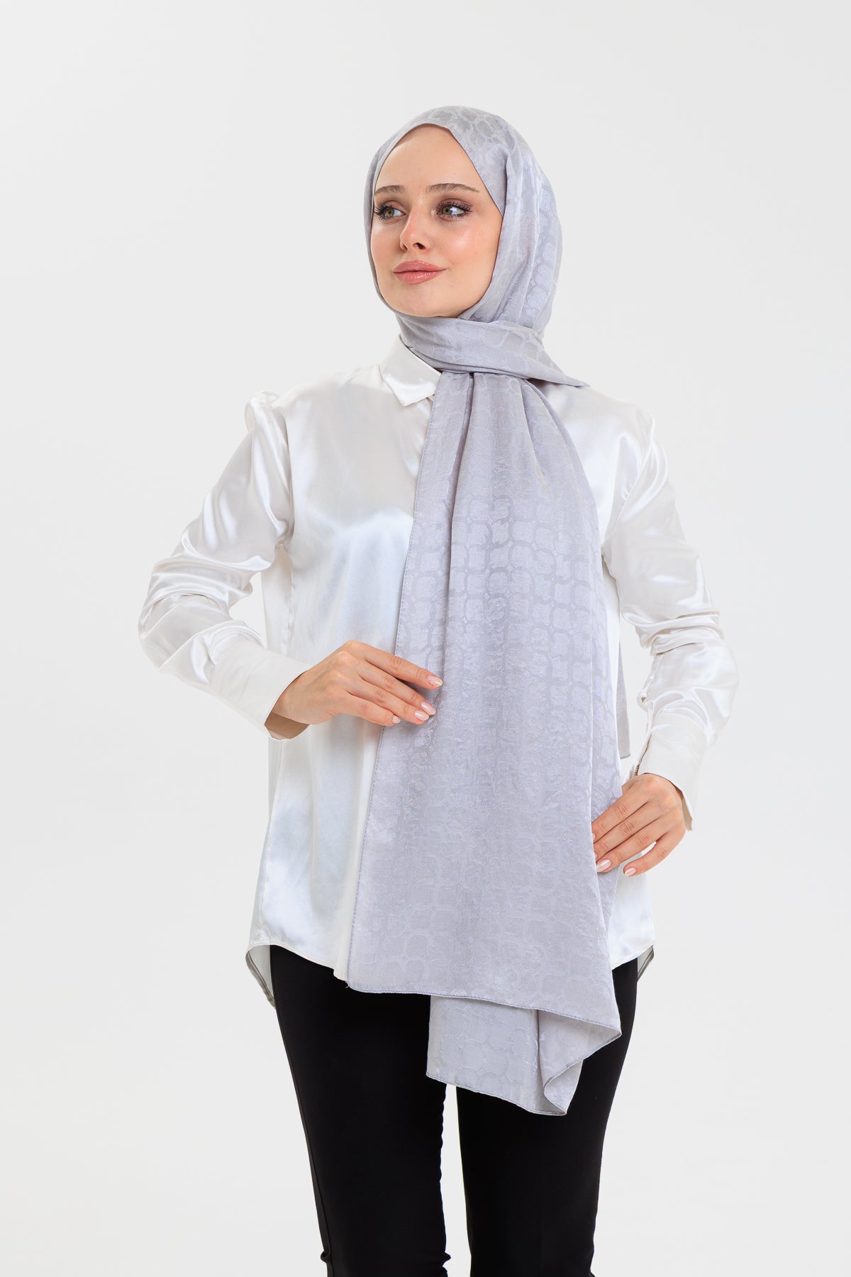 DELMAR Lior Gümüş Halka Desenli Jakarlı Şal