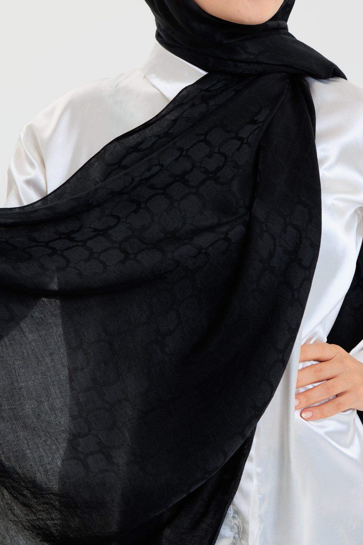 DELMAR Lior Siyah Halka Desenli Jakarlı Şal