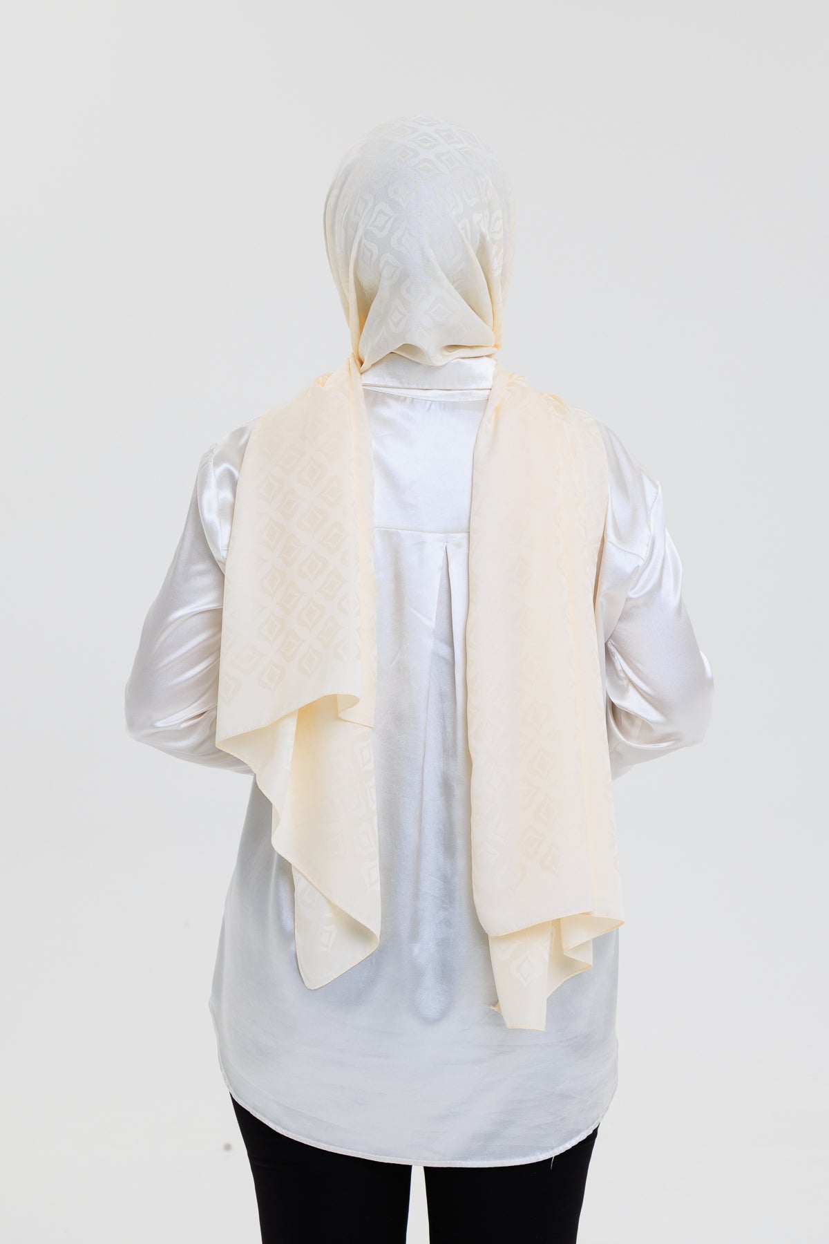 DELMAR Lior Krem Lale Desenli Pamuklu Jakarlı Şal