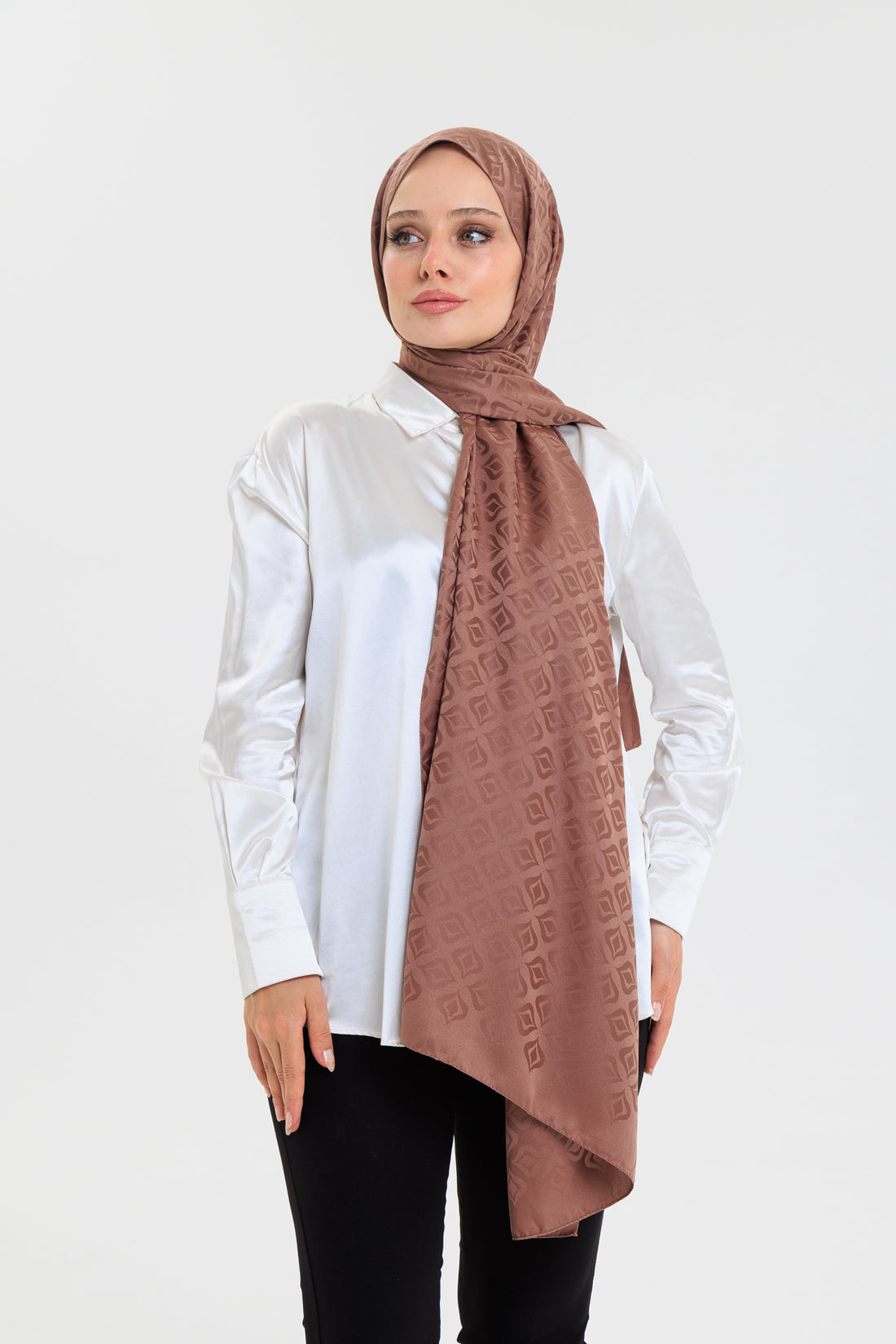 DELMAR Lior Koyu Kahve Lale Desenli Pamuklu Jakarlı Şal