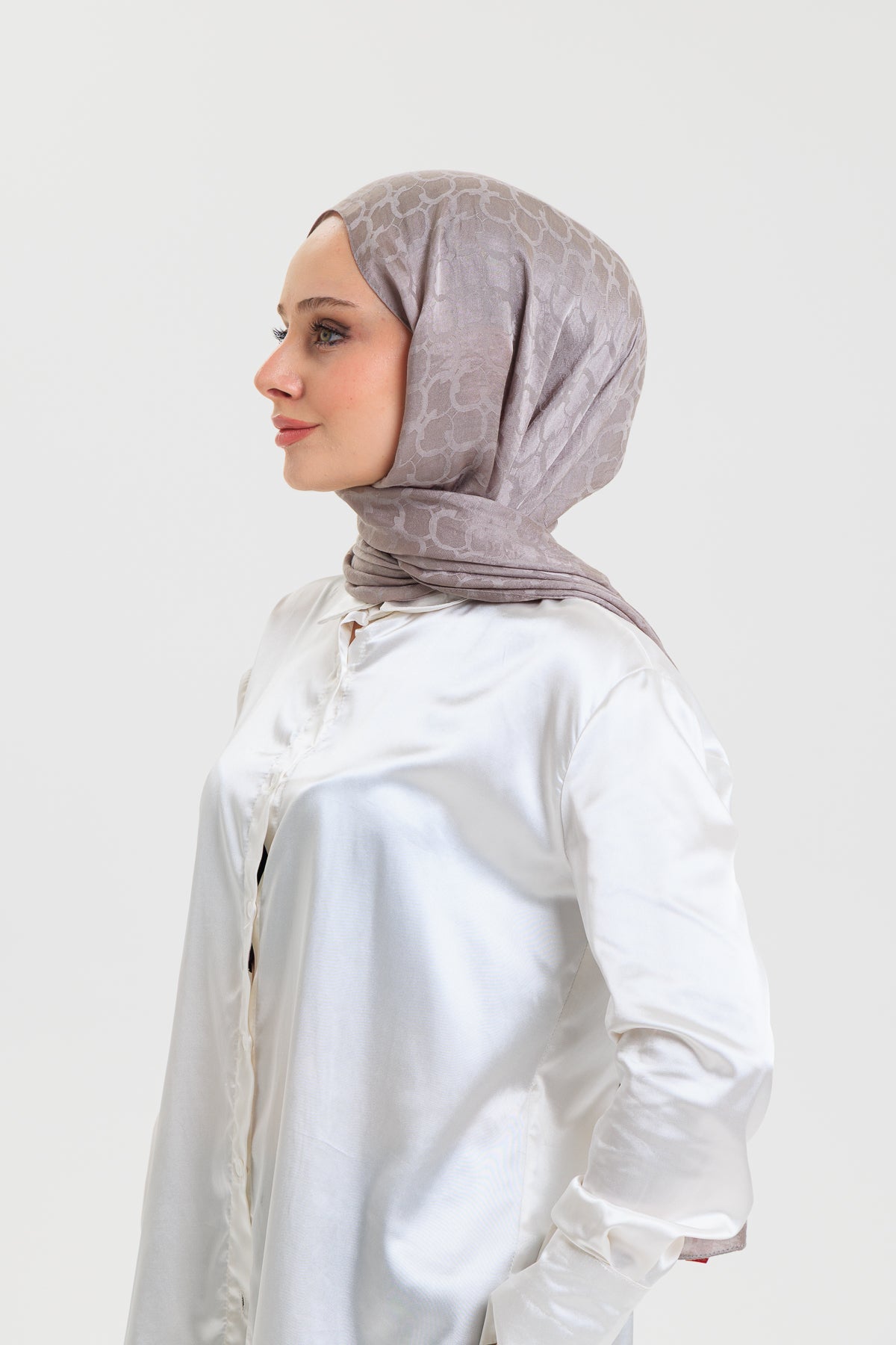 DELMAR Lior Koyu Gri Halka Desenli Jakarlı Şal