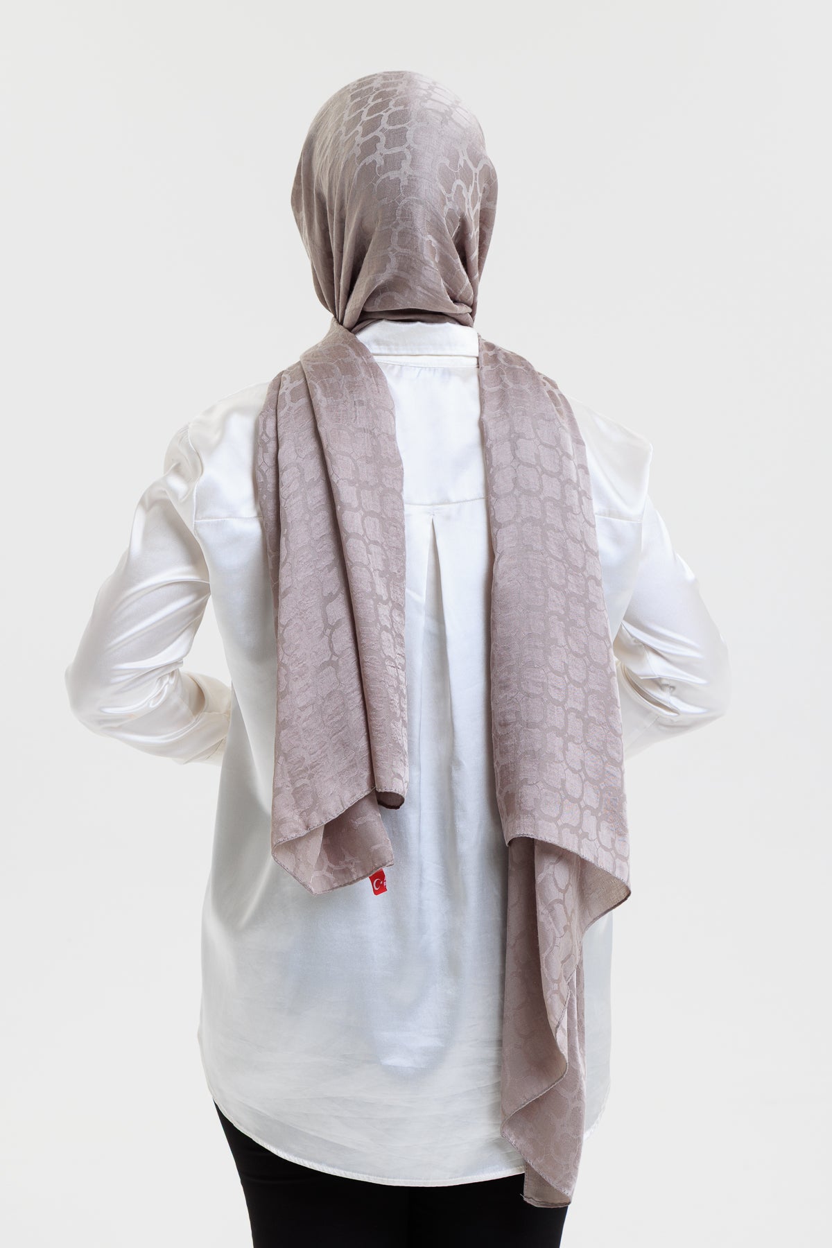 DELMAR Lior Koyu Gri Halka Desenli Jakarlı Şal