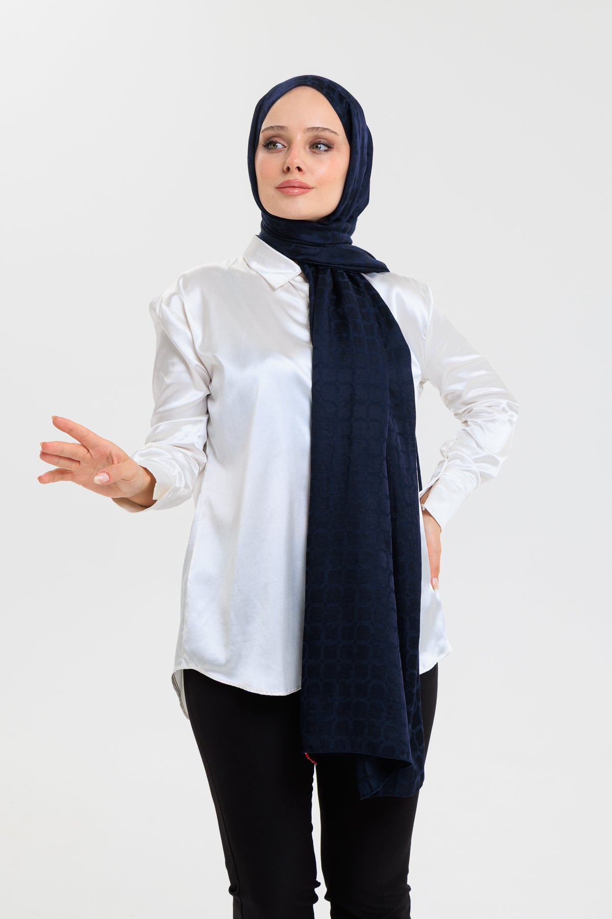 DELMAR Lior Lacivert Halka Desenli Jakarlı Şal