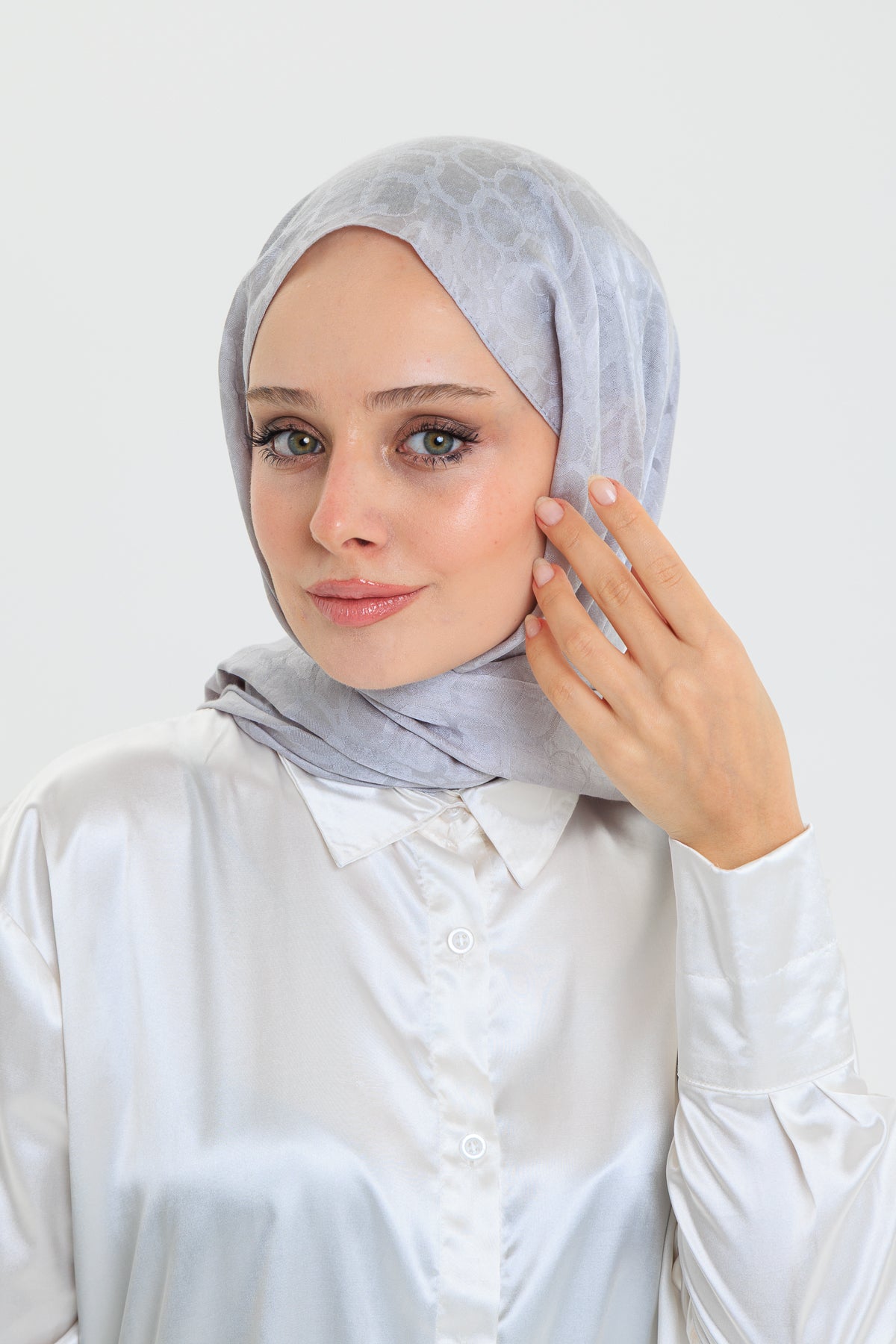 DELMAR Lior Gümüş Halka Desenli Jakarlı Şal