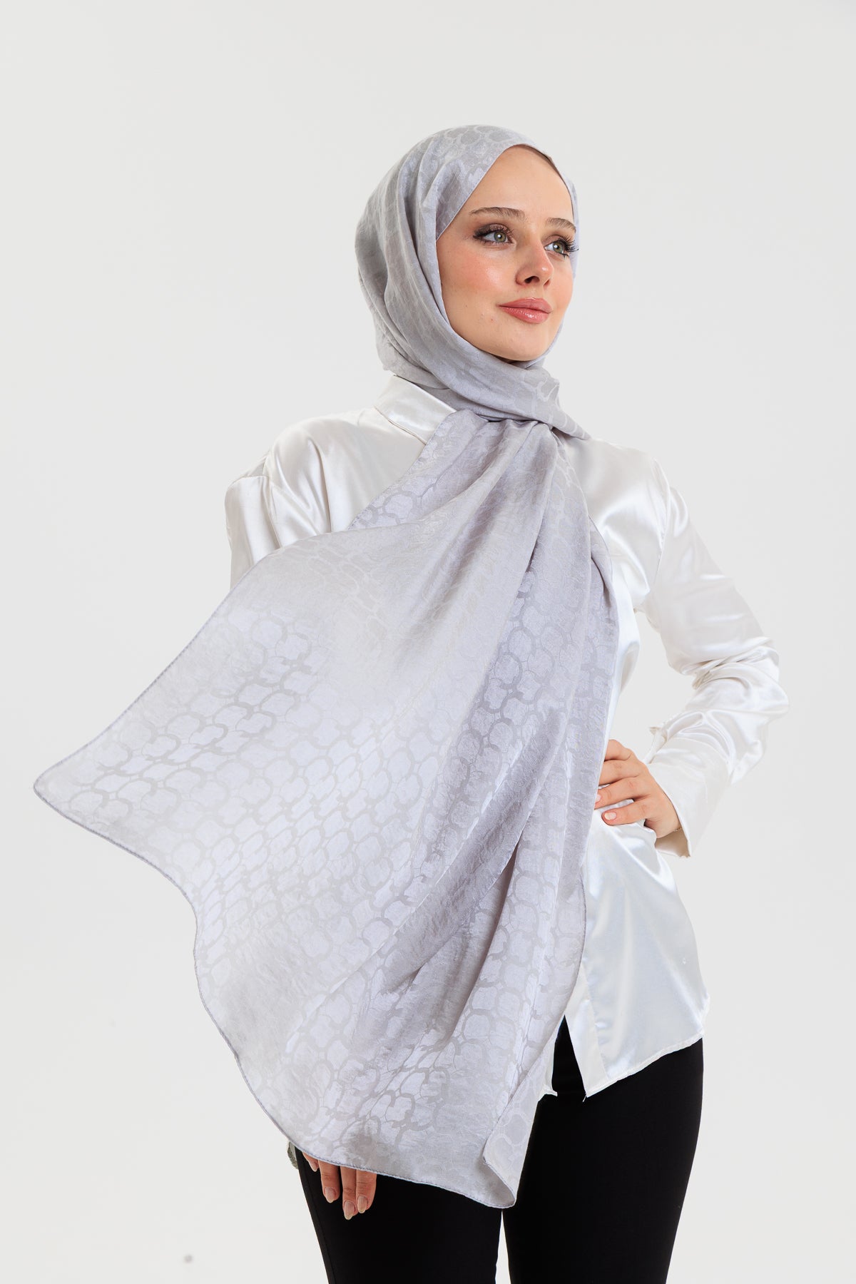 DELMAR Lior Gümüş Halka Desenli Jakarlı Şal