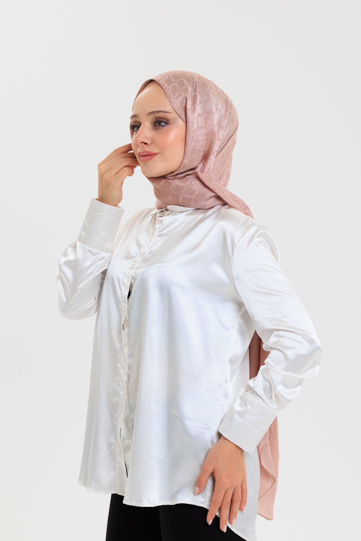 DELMAR Lior Pembe Halka Desenli Jakarlı Şal