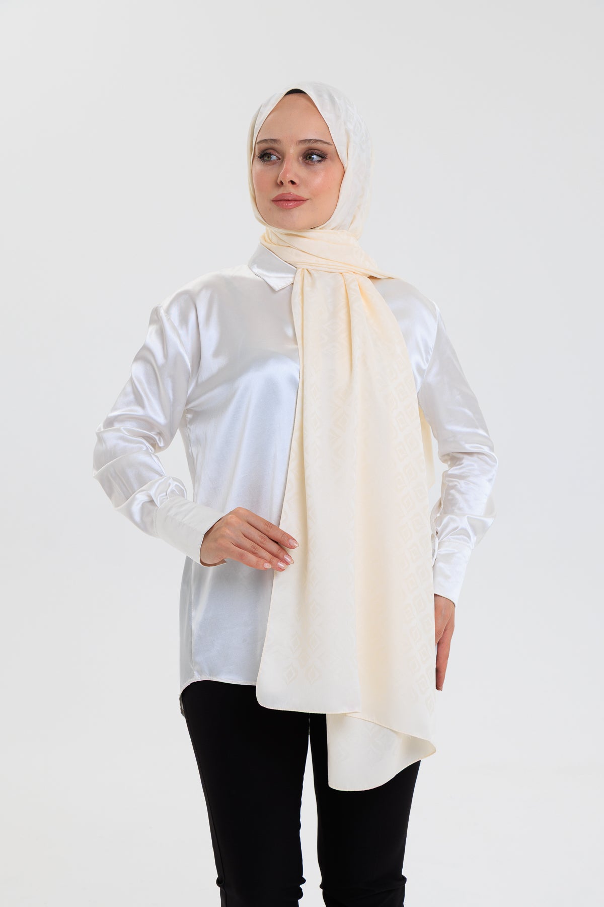 DELMAR Lior Krem Lale Desenli Pamuklu Jakarlı Şal